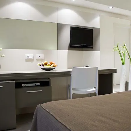 Ξενοδοχείο Cube