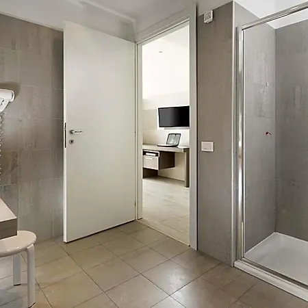 Hotel Cube 4*
