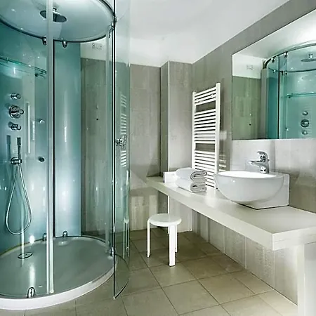 Hotel Cube 4*