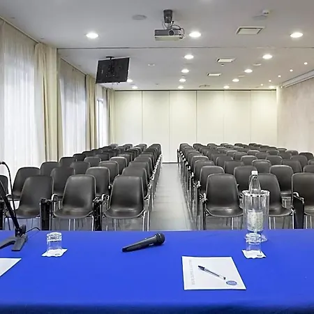 Cube Hotel 4*