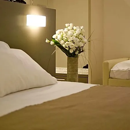 Cube Hotel