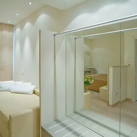 Hotel Cube 4*