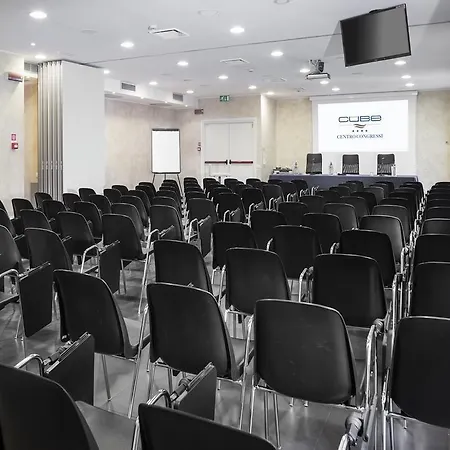 Cube 4* Ραβένα