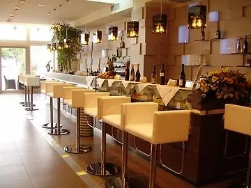 キューブ ホテル 4*