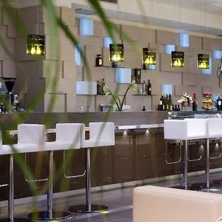 Cube Hotel 4*