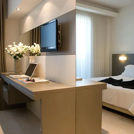 Hotel Cube 4*