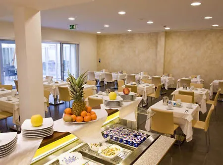 Cube Hotel 4*